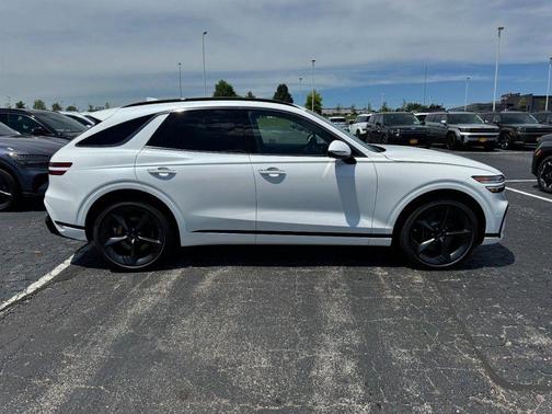 Uyuni White 2026 Genesis GV70 2.5T Sport Prestige