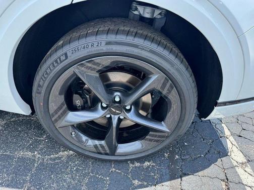 Uyuni White 2026 Genesis GV70 2.5T Sport Prestige