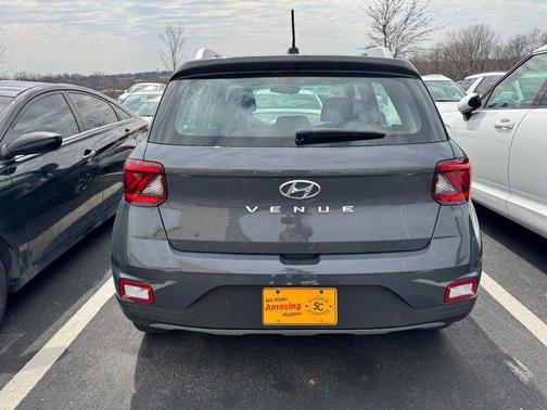 2024 Hyundai VENUE SEL