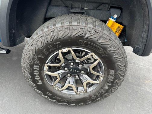 Glacier Blue Metallic 2024 Chevrolet Colorado ZR2