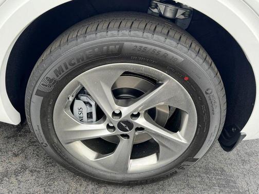 Uyuni White 2026 Genesis GV70 2.5T Advanced