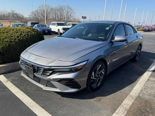 2025 Hyundai ELANTRA Limited