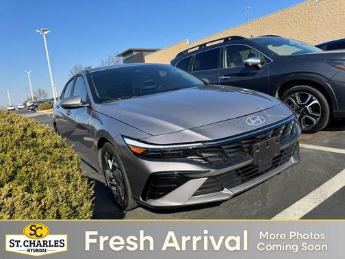 2025 Hyundai ELANTRA Limited