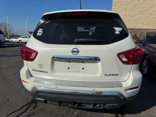 2017 Nissan Pathfinder Platinum