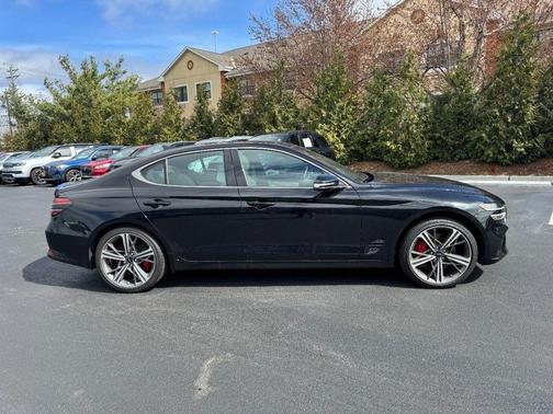 2025 Genesis G70 2.5T