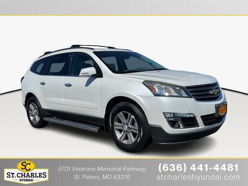 Iridescent Pearl Tricoat 2017 Chevrolet Traverse 2LT