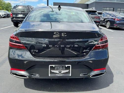Vik Black 2026 Genesis G70 2.5T Prestige