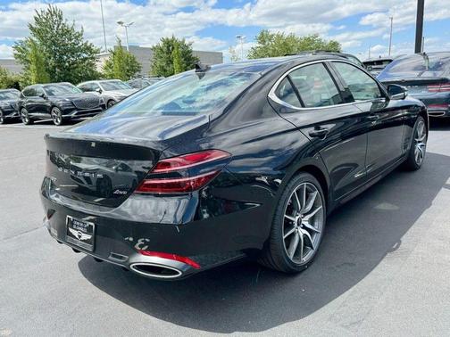 Vik Black 2026 Genesis G70 2.5T Prestige