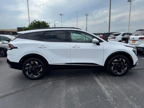 Glacial White Pearl 2024 Kia Sportage SX-Prestige