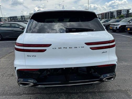 Uyuni White 2026 Genesis GV70 2.5T Sport Prestige