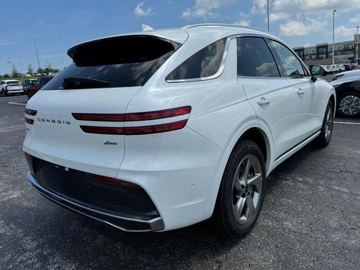 Uyuni White 2026 Genesis GV70 2.5T Advanced