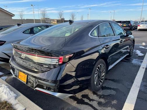 2024 Hyundai SONATA Hybrid Limited