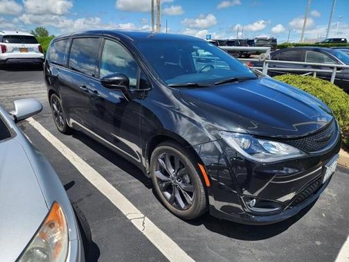 2019 Chrysler Pacifica Touring Plus
