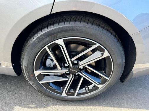 2026 Genesis G80 2.5T