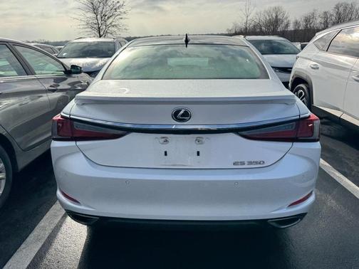 2022 Lexus ES 350 Base