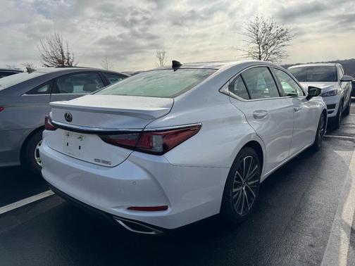 2022 Lexus ES 350 Base