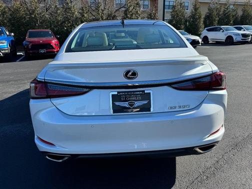 2022 Lexus ES 350 Base