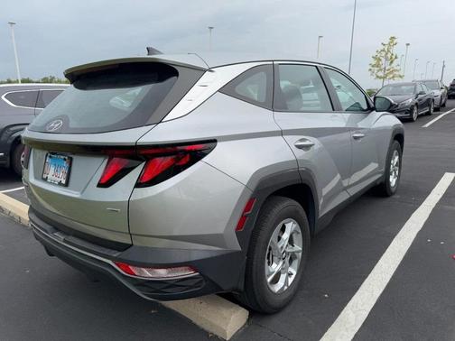 2023 Hyundai TUCSON SE