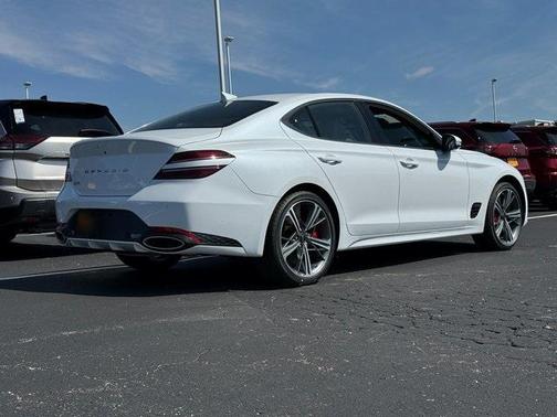 2025 Genesis G70 2.5T