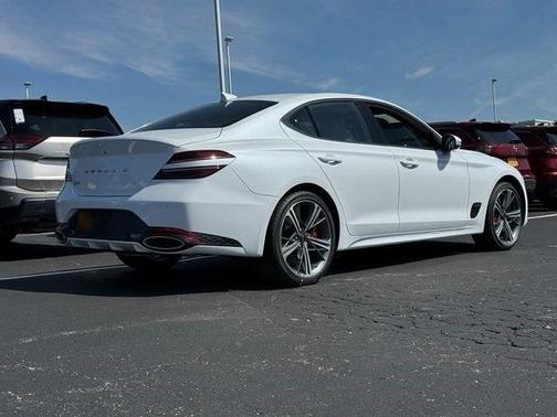 2025 Genesis G70 2.5T