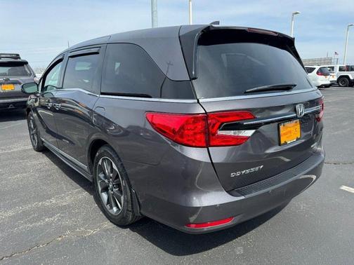 Sonic Gray Pearl 2023 Honda Odyssey Elite