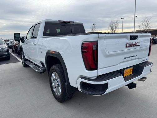 2024 GMC Sierra 2500 Denali