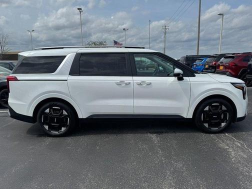 Snow White Pearl 2026 Kia Carnival EX