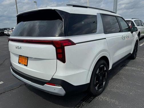 Snow White Pearl 2026 Kia Carnival EX