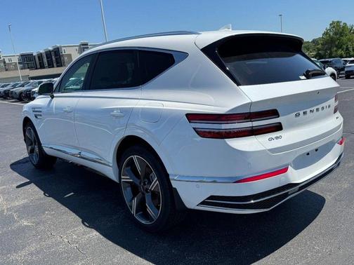 Uyuni White 2026 Genesis GV80 2.5T Prestige