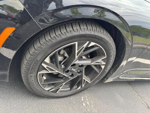 Aurora Black Pearl 2025 Kia K5 GT-Line