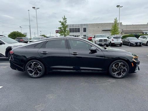 Aurora Black Pearl 2025 Kia K5 GT-Line