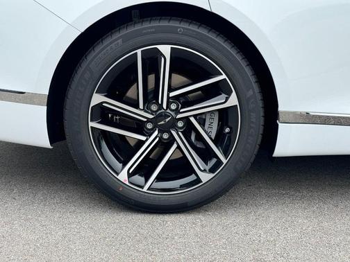 2025 Genesis G80 2.5T