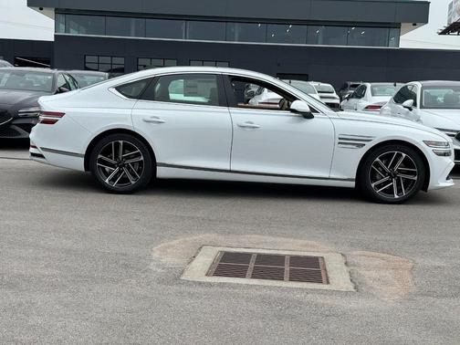 2025 Genesis G80 2.5T