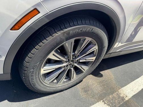 Ceramic Pearl Metallic 2022 Lincoln Corsair Reserve