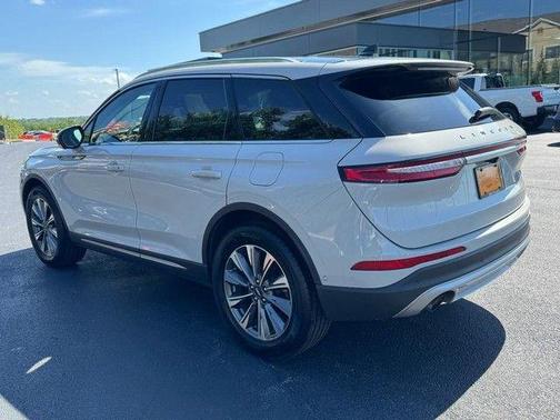 Pearl Metallic 2022 Lincoln Corsair Reserve