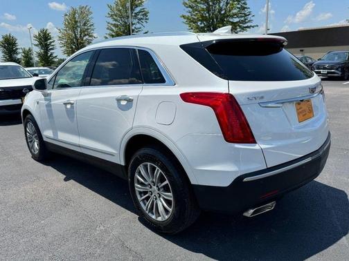 Crystal White Tri-Coat 2018 Cadillac XT5 Luxury