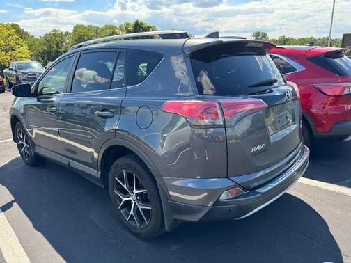 2017 Toyota RAV4 SE