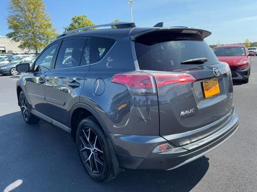 2017 Toyota RAV4 SE