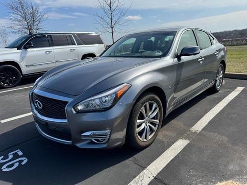 2016 INFINITI Q70 3.7X