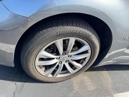 2016 INFINITI Q70 3.7X