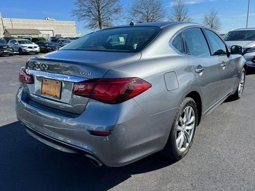 2016 INFINITI Q70 3.7X