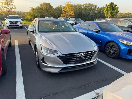 2023 Hyundai SONATA SE
