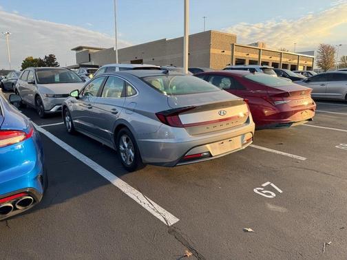 2023 Hyundai SONATA SE