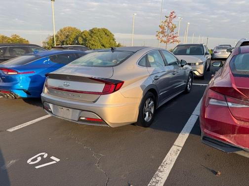2023 Hyundai SONATA SE