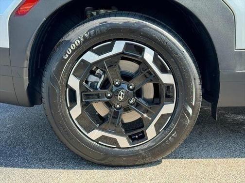Shimmering Silver Pearl 2025 Hyundai SANTA FE SEL
