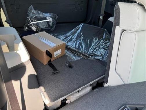 Shimmering Silver Pearl 2025 Hyundai SANTA FE SEL