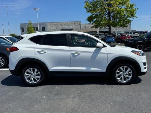 Winter White 2021 Hyundai TUCSON SE