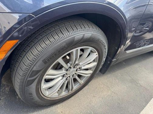 Harbor Blue Metallic 2019 Cadillac XT5 Luxury