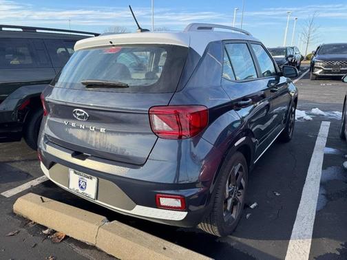 2023 Hyundai VENUE Limited