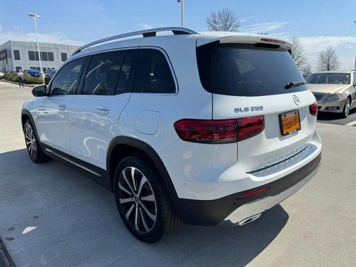 2023 Mercedes-Benz GLB 250 Base